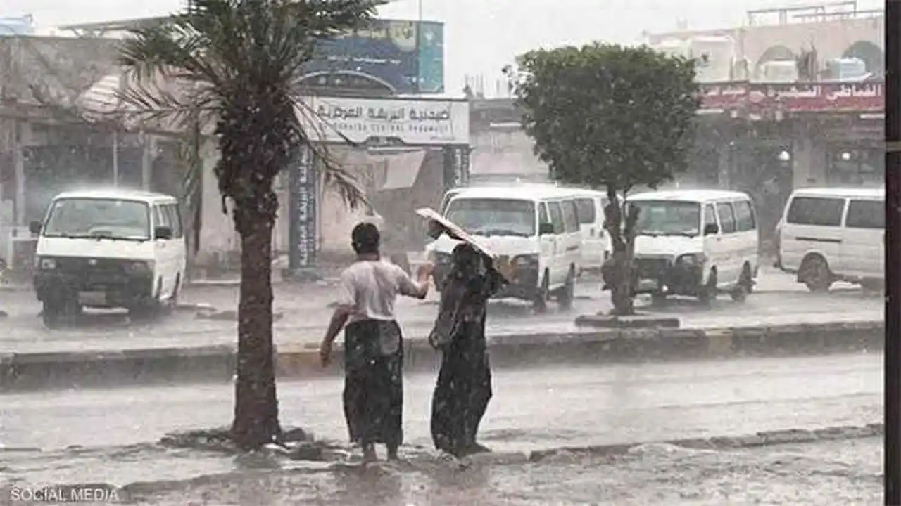 17 محافظة يمنية تستعد لأمطار غزيرة وعواصف رعدية غدًا